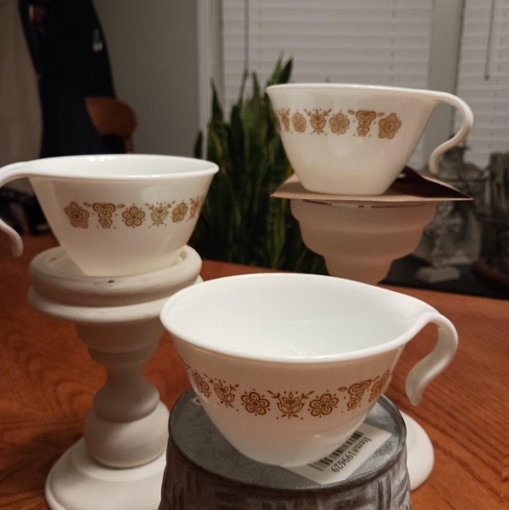 Vintage Corningware Corelle Cups & Saucers
